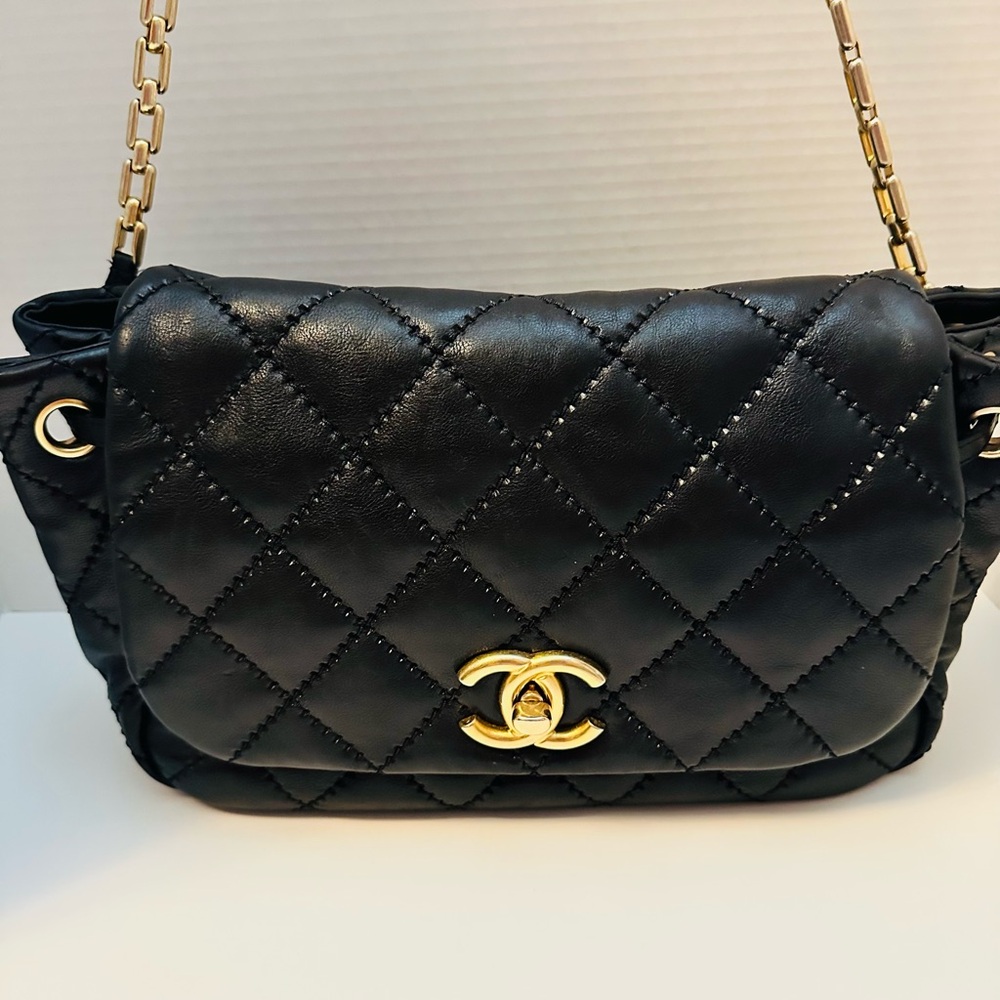 #253 Chanel Black and Gold Quilted Flap Shoulder Bag